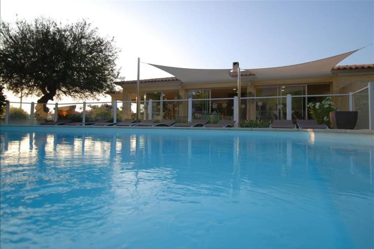 Location De Vacances Olivier Jardin Privatif Et Piscine Chauffee Partagee カルヴィ エクステリア 写真